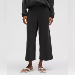 🖤 Lululemon Softstreme High-Rise Wide-Leg Cropped Pant 🖤